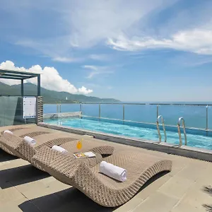 **** Hotel Mangata Beachfront - Rooftop Bar Sea View Vietnam