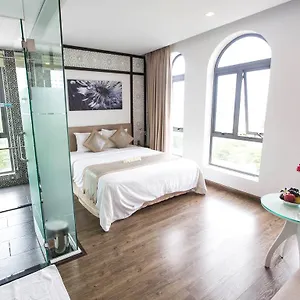 ** Hotel Flora & Vietnam